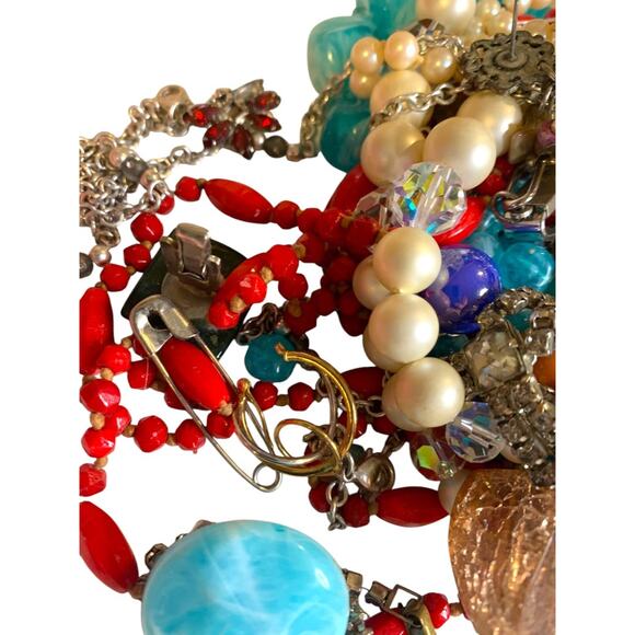 Lot I of Broken Scrap Assorted Jewelry Pieces Crafting Art 13.1 ounces - Picture 5 of 10